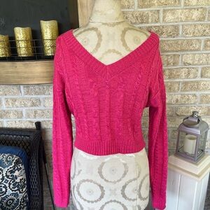 Forever 21 pink v neck cropped sweater size M